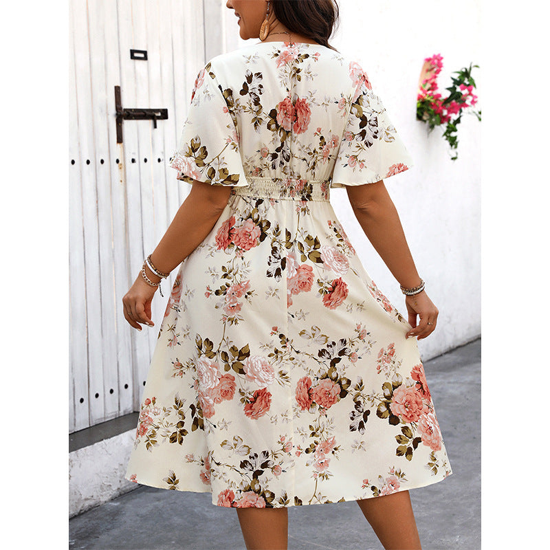 Robe florale élégante et manches courtes